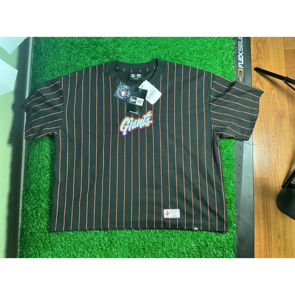 New Era San Francisco Giants Pinstripe Cropped T-Shirt Black Orange Womens M
